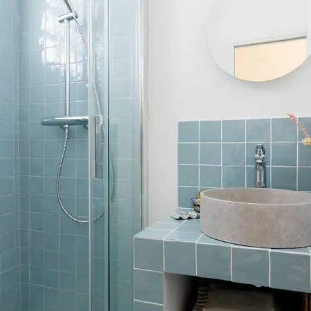 Moderne - 2p- Belleville Paris
