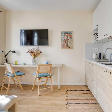Moderne - 2p- Belleville * Paris